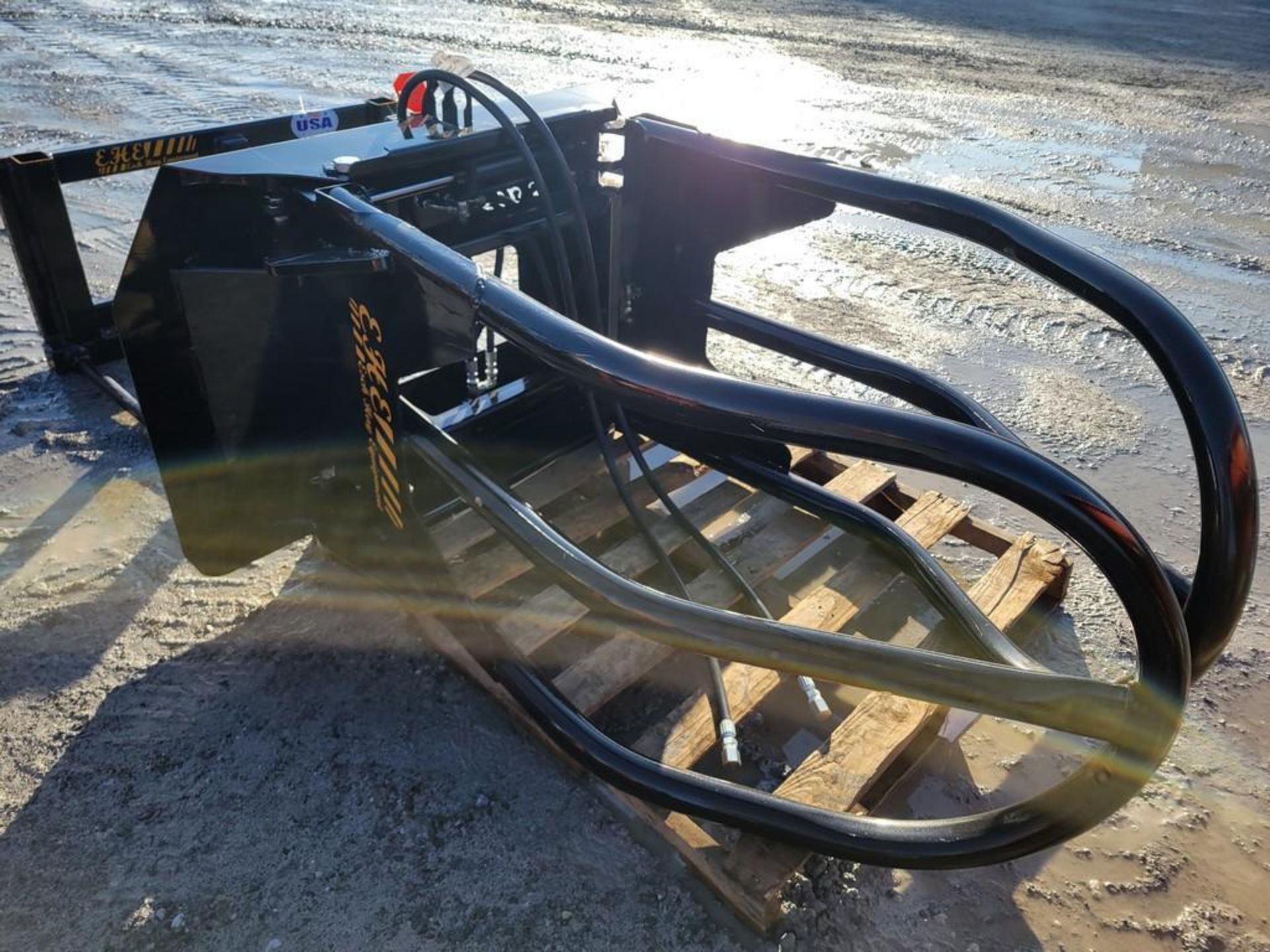 Esch Bale Hugger 'NEW' - Image 3 of 10