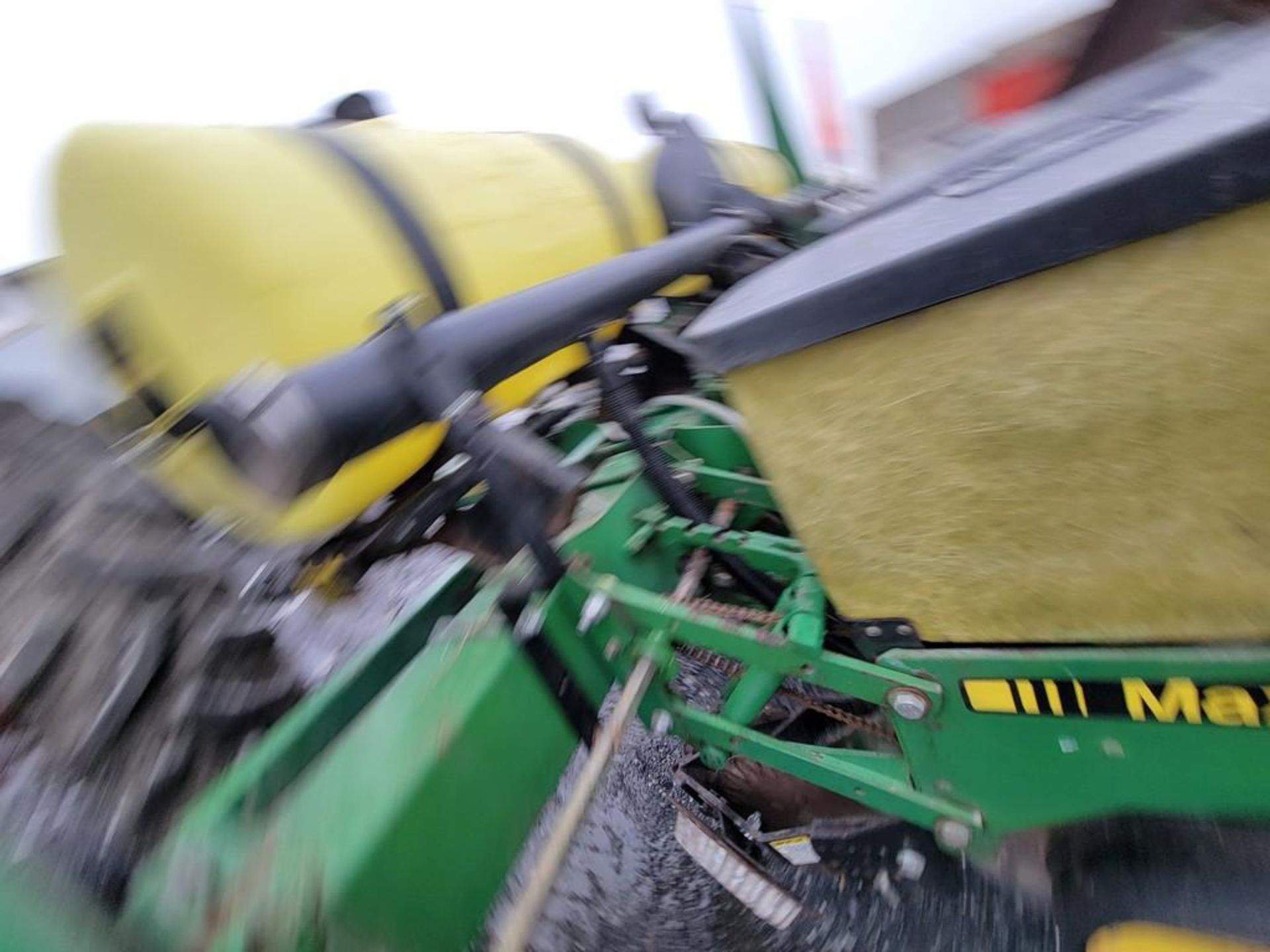 John Deere 7200 Corn Planter - Image 19 of 30