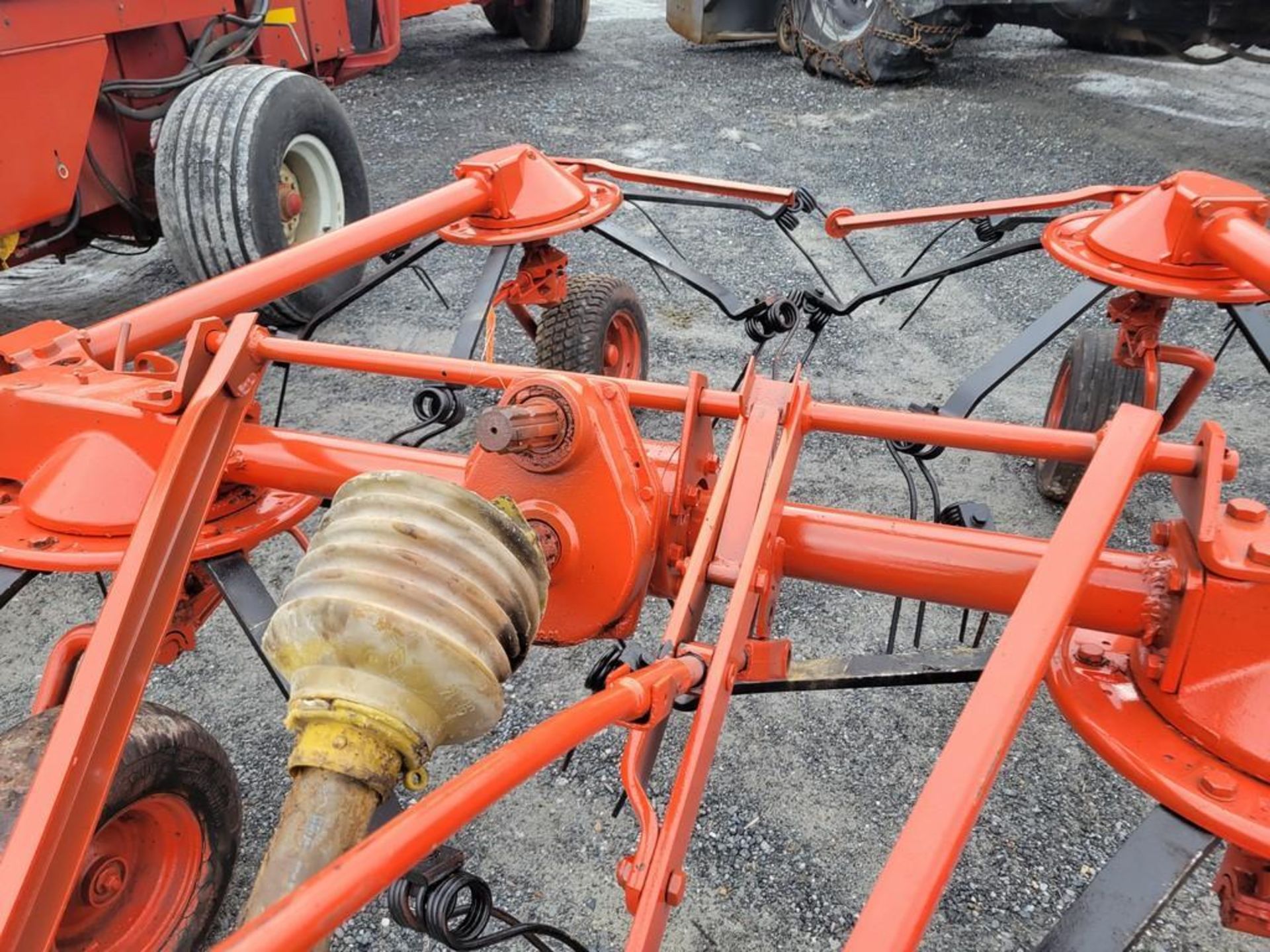 Kuhn Tedder - Image 17 of 18