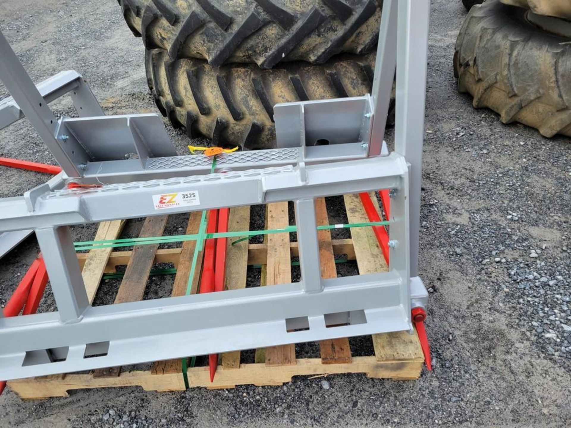 EZ Bale Handler 352S Bale Spear 'NEW' - Image 5 of 10