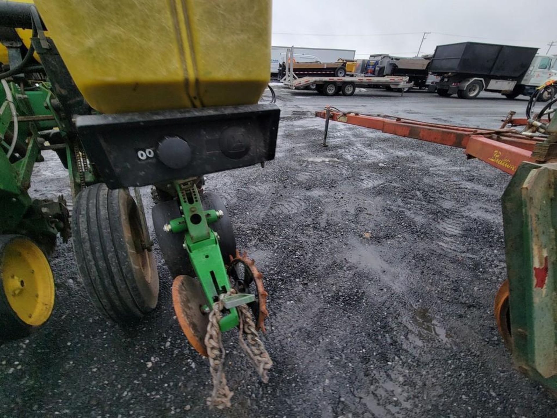John Deere 7200 Corn Planter - Image 14 of 30