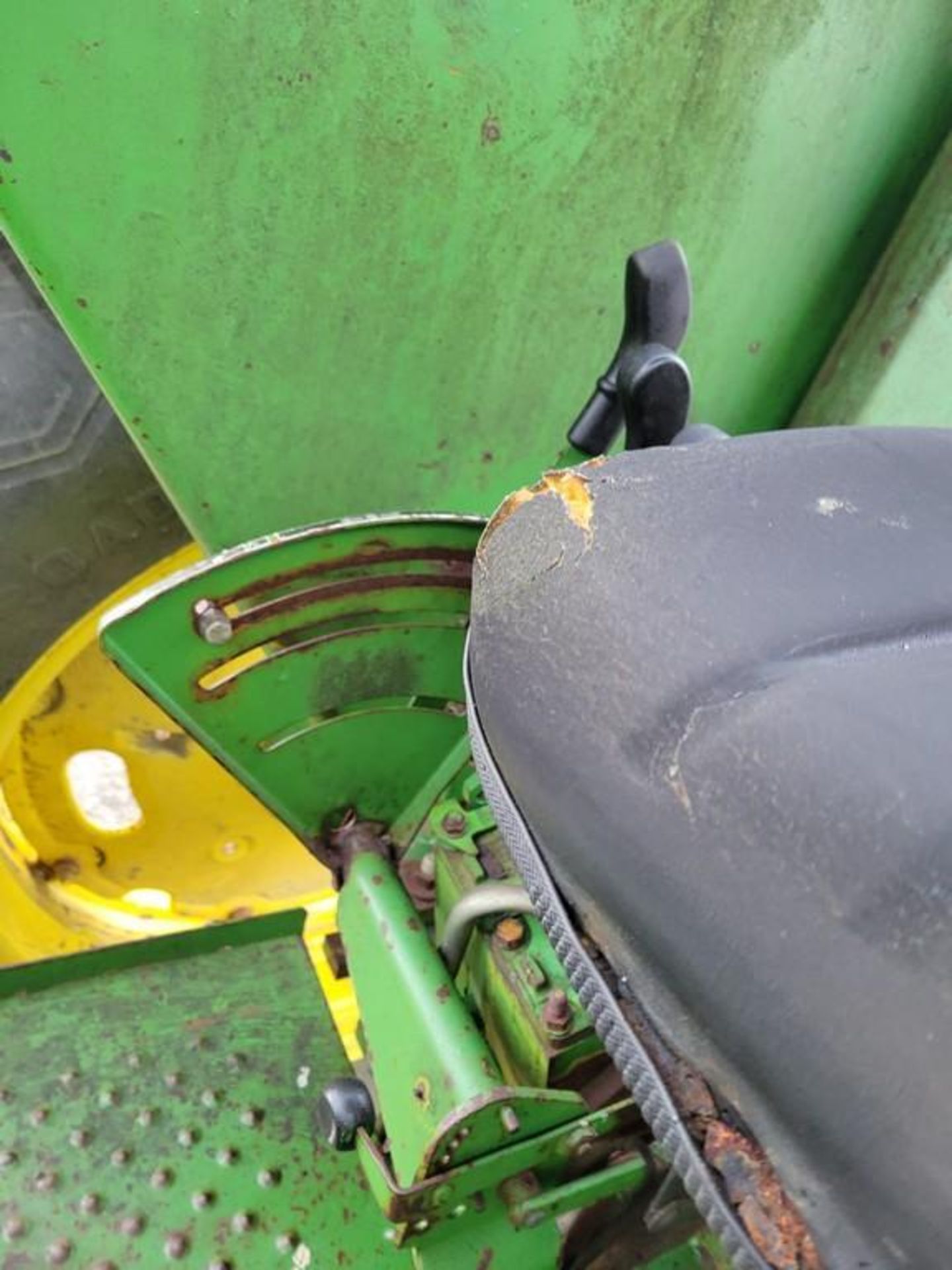 John Deere 2750 Tractor 'Runs & Operates' - Image 26 of 38