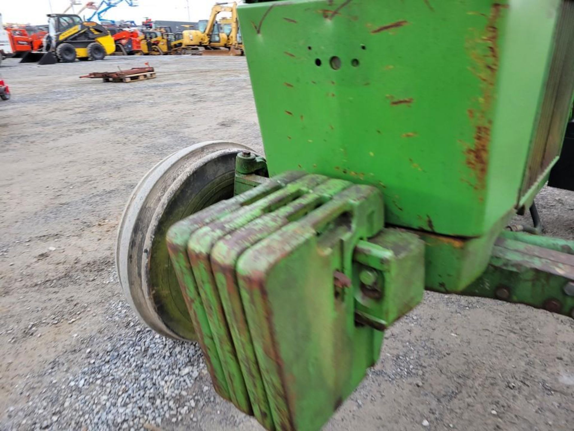 John Deere 2750 Tractor 'Runs & Operates' - Image 4 of 38