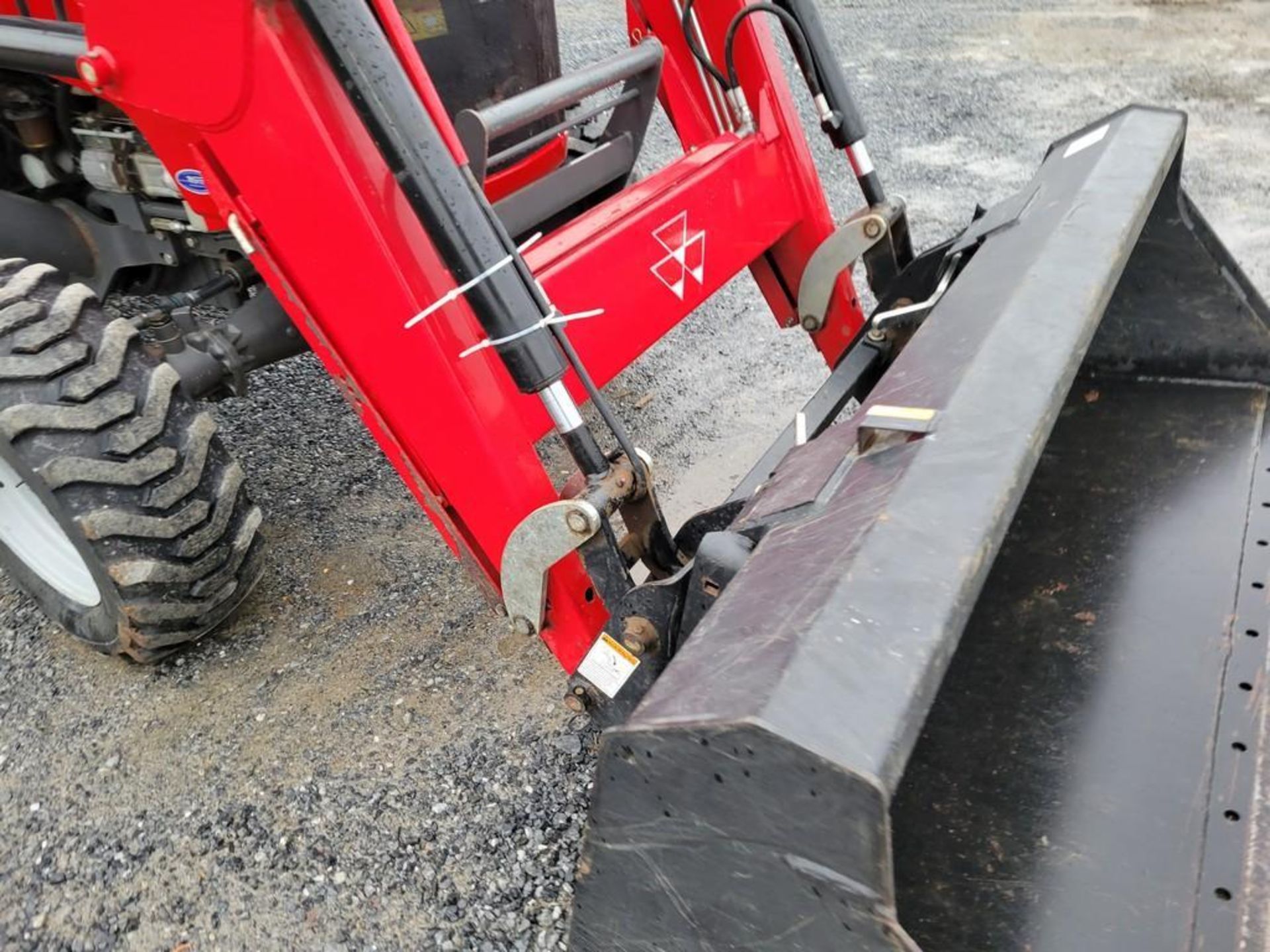 Massey Ferguson 1655 Cab Compact Loader Tractor 'Ride & Drive' - Image 4 of 42