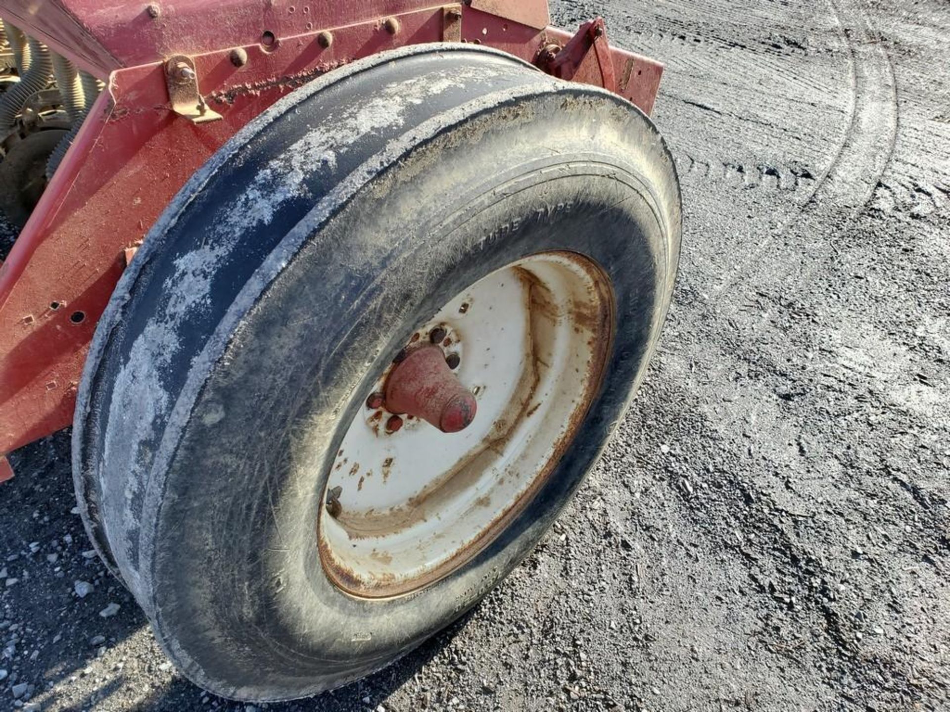 International 5100 Grain Drill - Image 13 of 22
