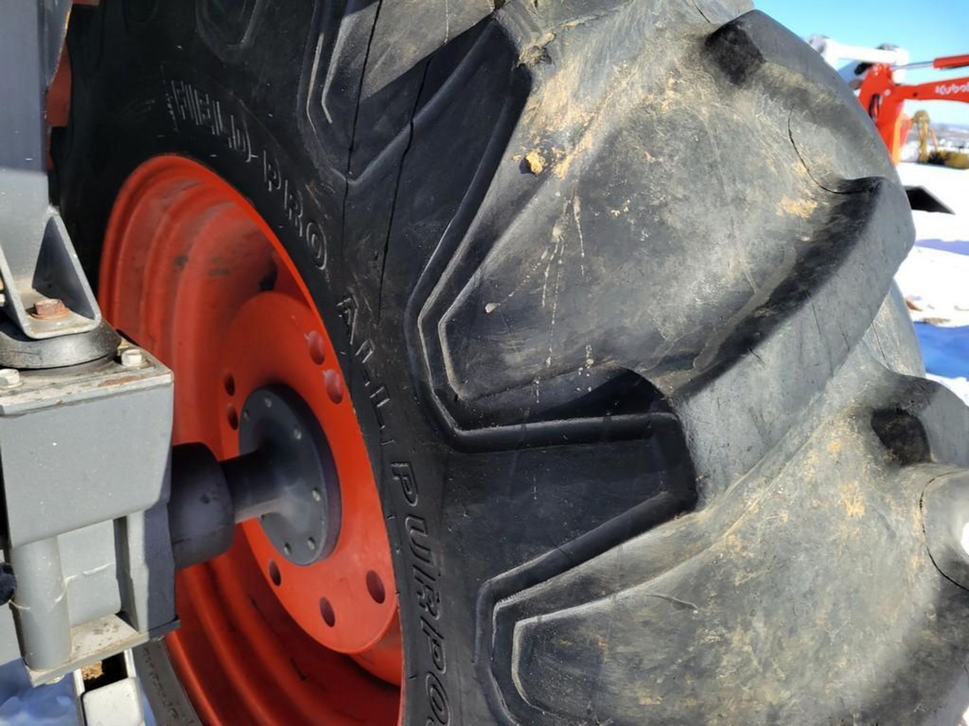 Kubota M7060 Cab Loader Tractor 'Ride & Drive' - Image 12 of 37