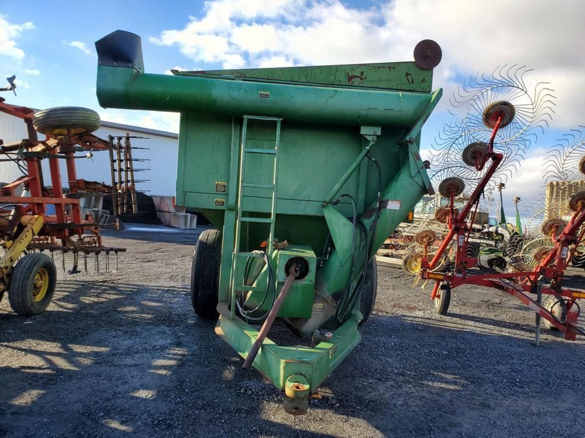 John Deere 400 Grain Cart - Image 2 of 19