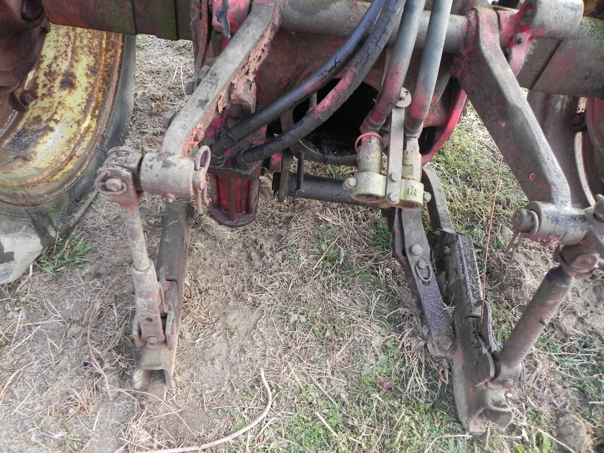 International 460 Tractor 'AS-IS' - Image 6 of 11