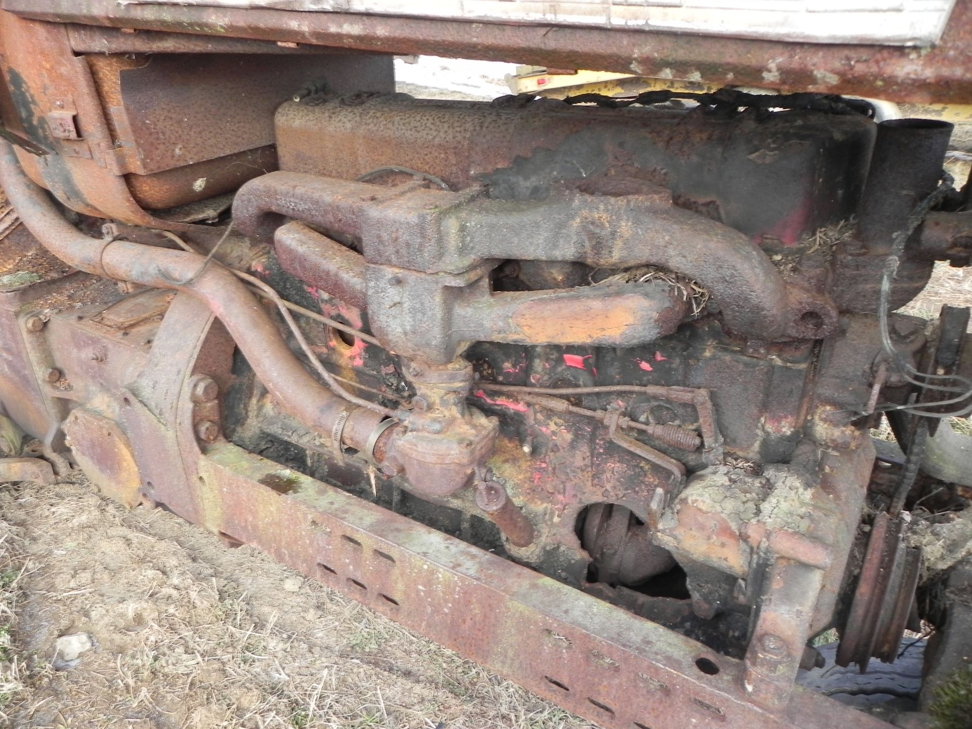 International 460 Tractor 'AS-IS' - Image 3 of 11