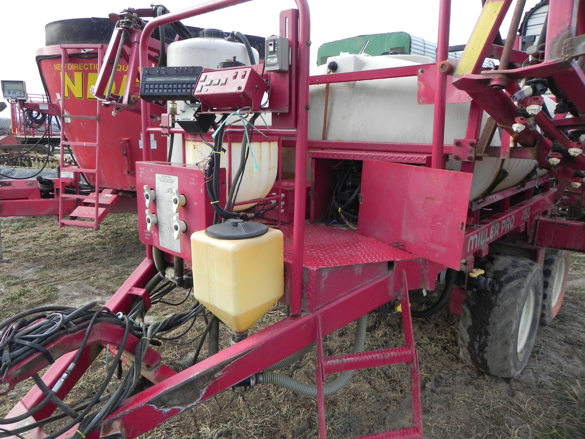 Miller Pro 750 Field Sprayer - Image 2 of 18