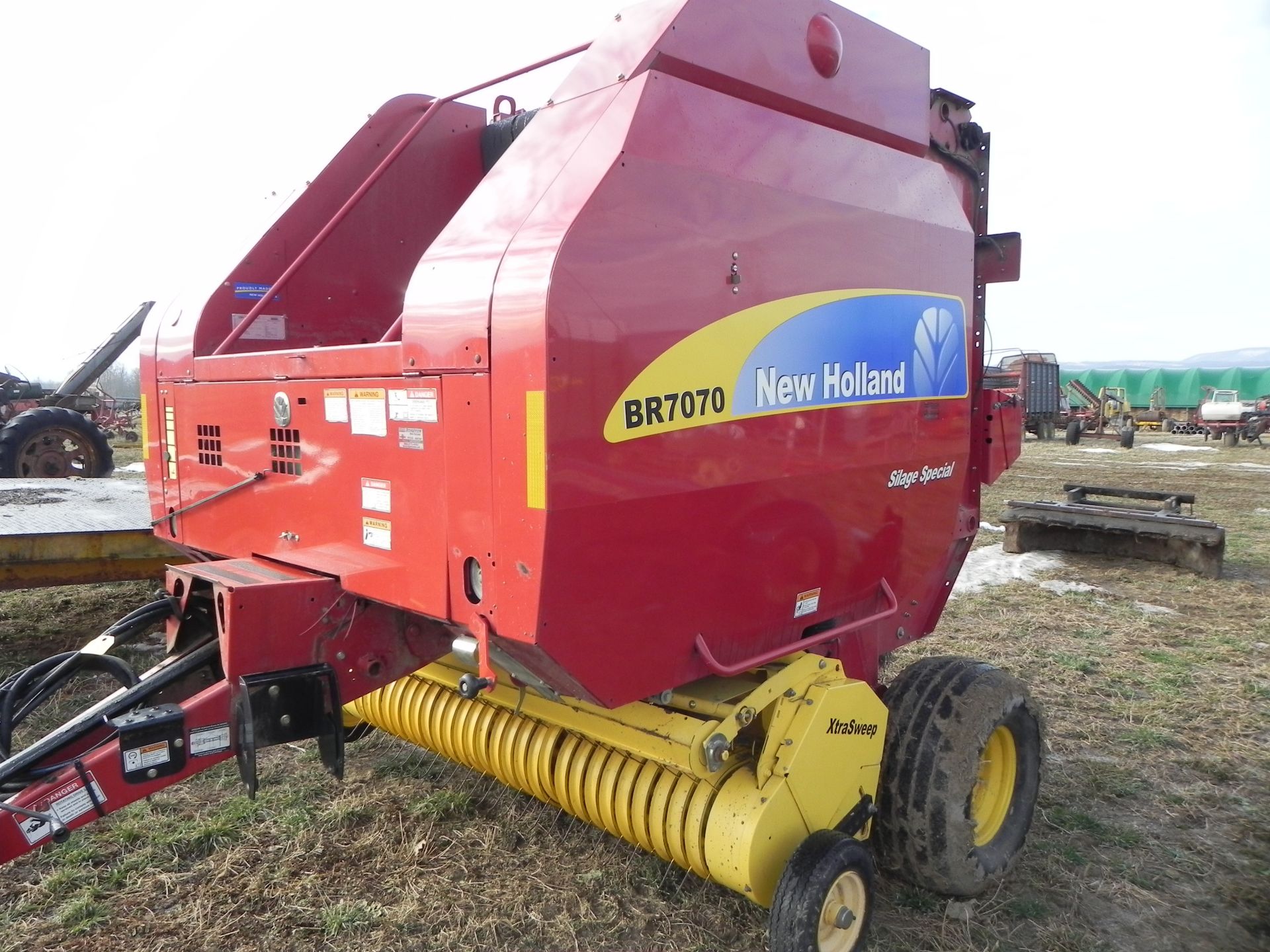 2013 New Holland BR7070 Round Baler - Image 2 of 16