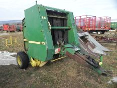 John Deere 330 Round Baler