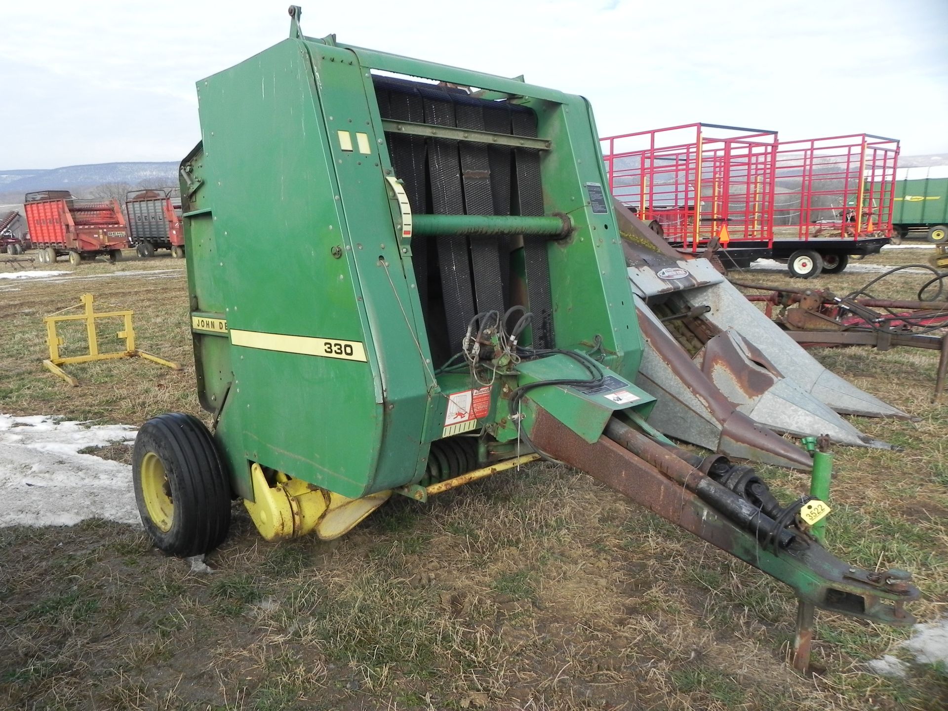 John Deere 330 Round Baler