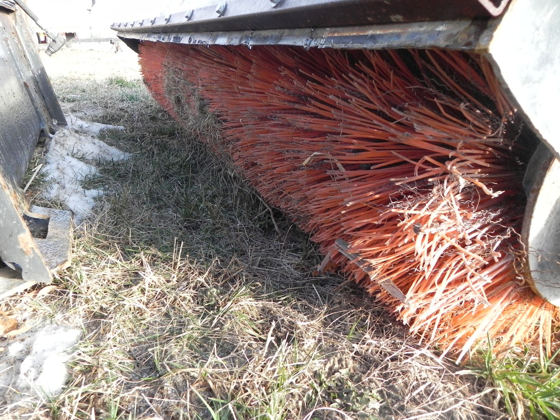 2020 Bobcat 84 Sweeper Bucket Broom - Image 3 of 9