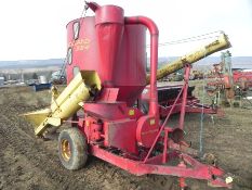 New Holland 354 Grinder Mixer