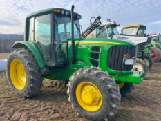 John Deere 7220 Cab Tractor