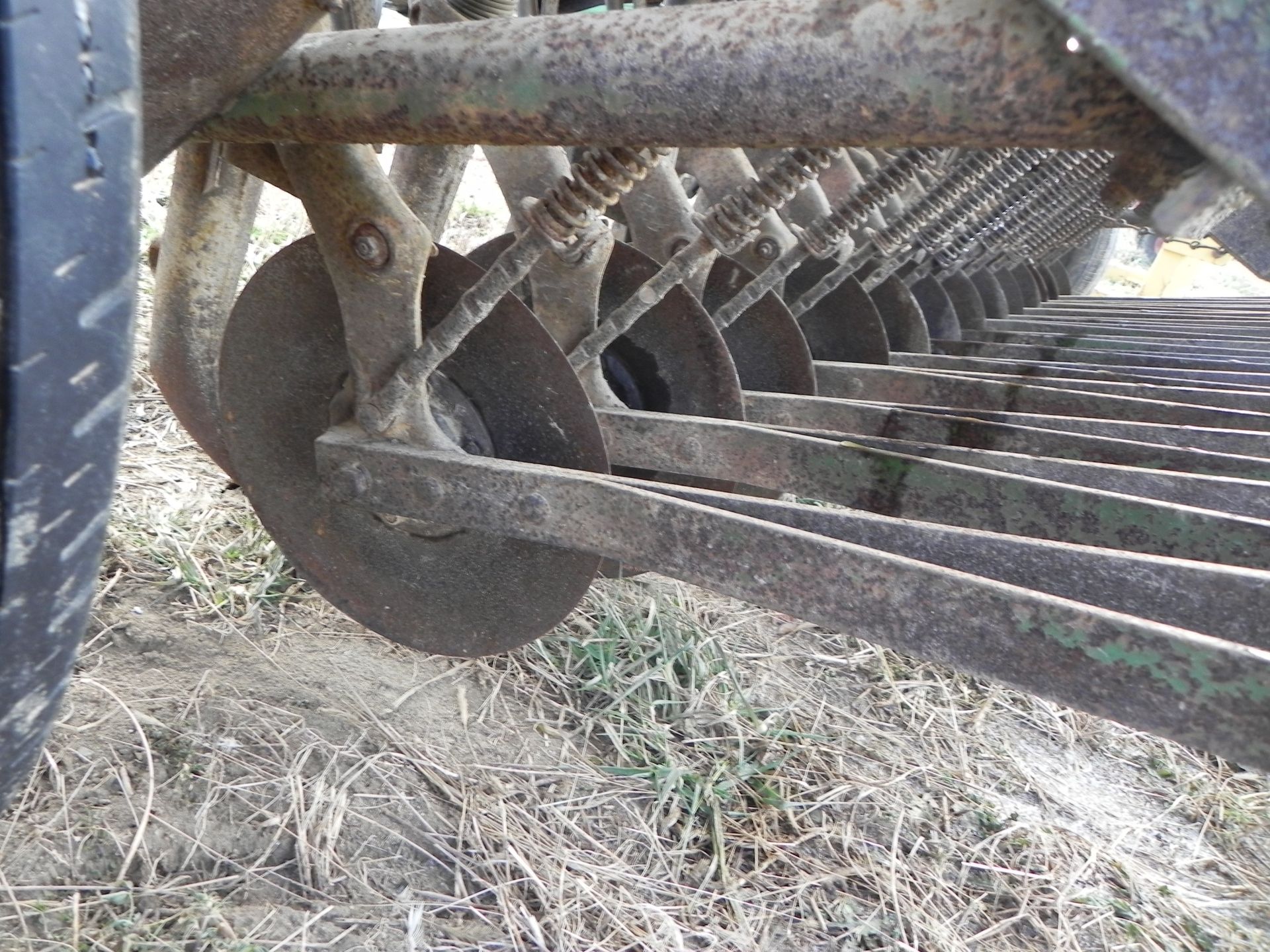 John Deere FBB Grain drill - Image 4 of 14