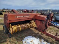 New Holland 320 Baler