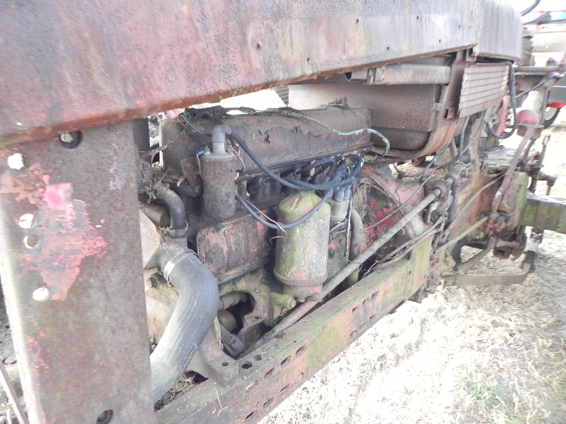 International 460 Tractor 'AS-IS' - Image 10 of 11