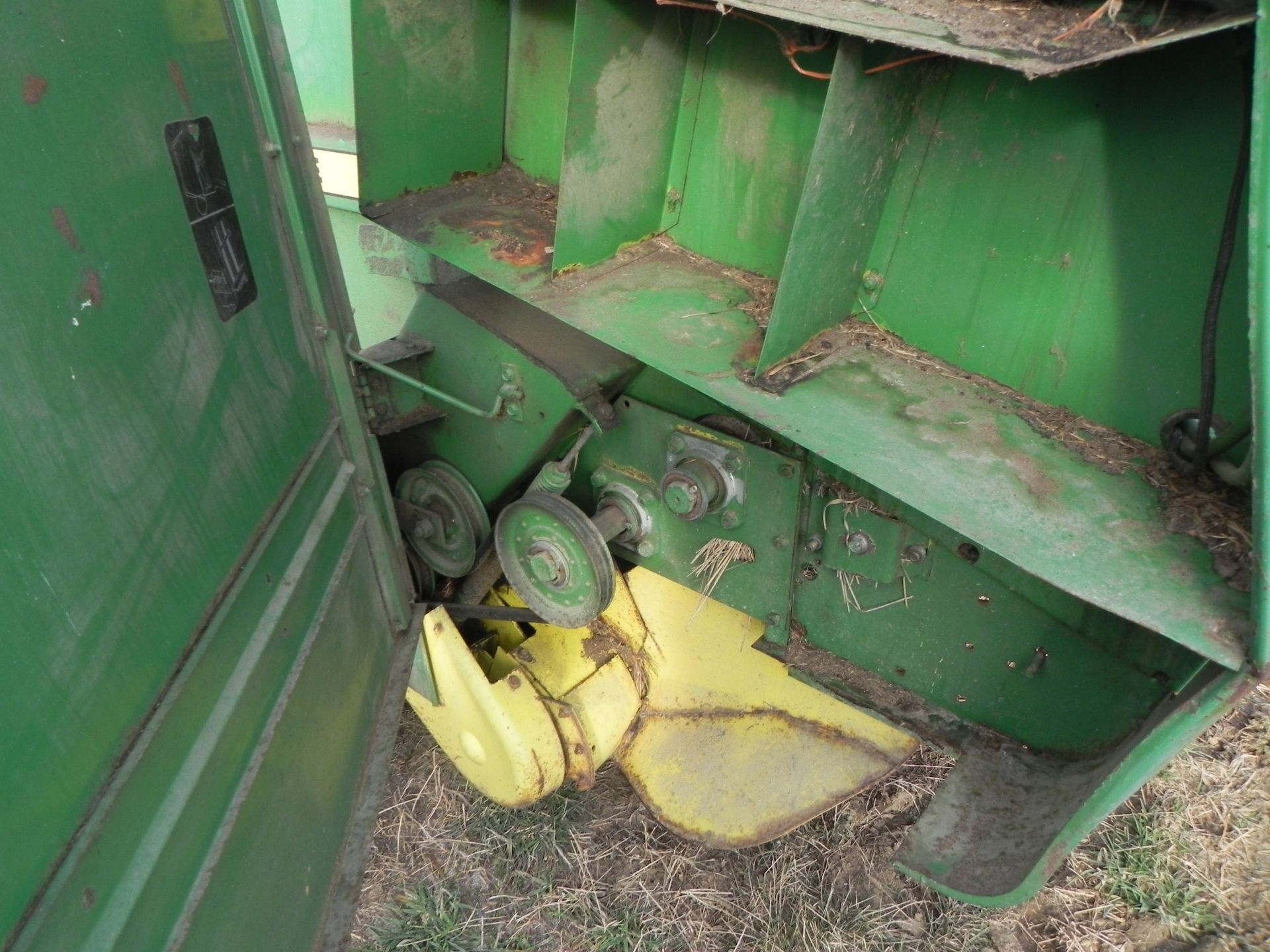 John Deere 330 Round Baler - Image 7 of 16