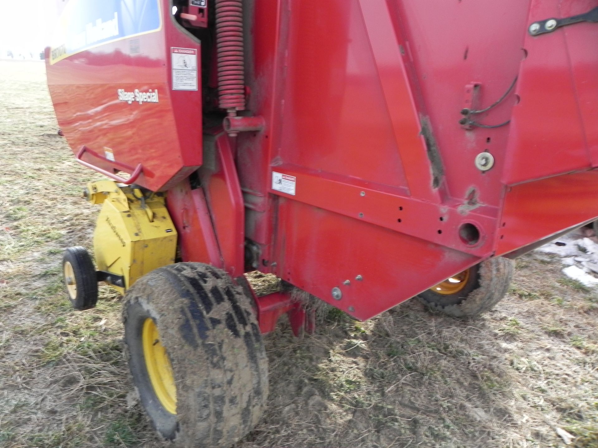 2013 New Holland BR7070 Round Baler - Image 7 of 16