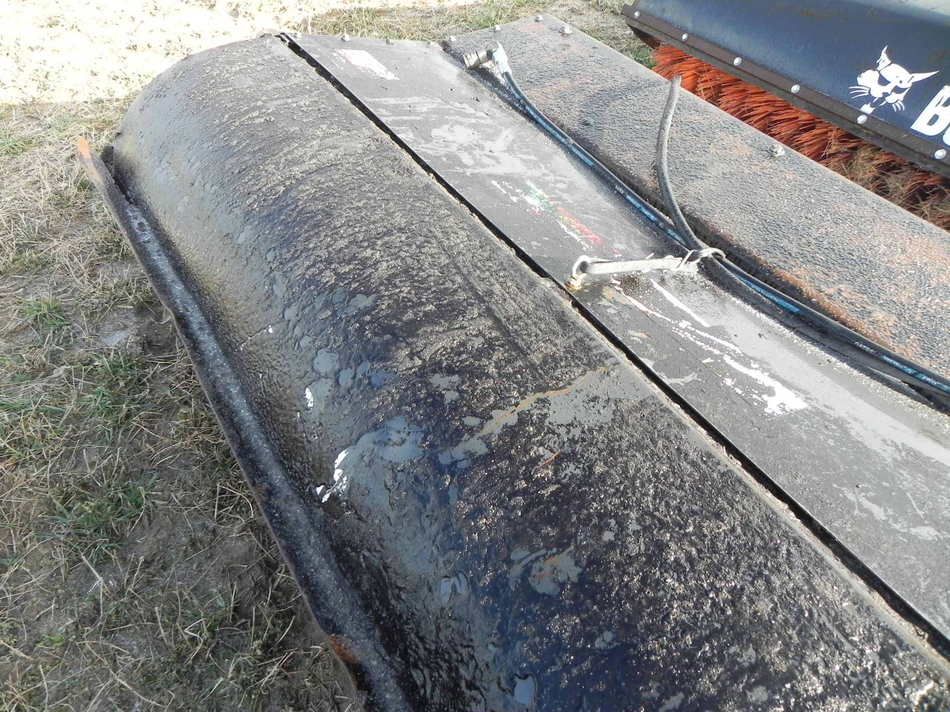 2020 Bobcat 84 Sweeper Bucket Broom - Image 3 of 11