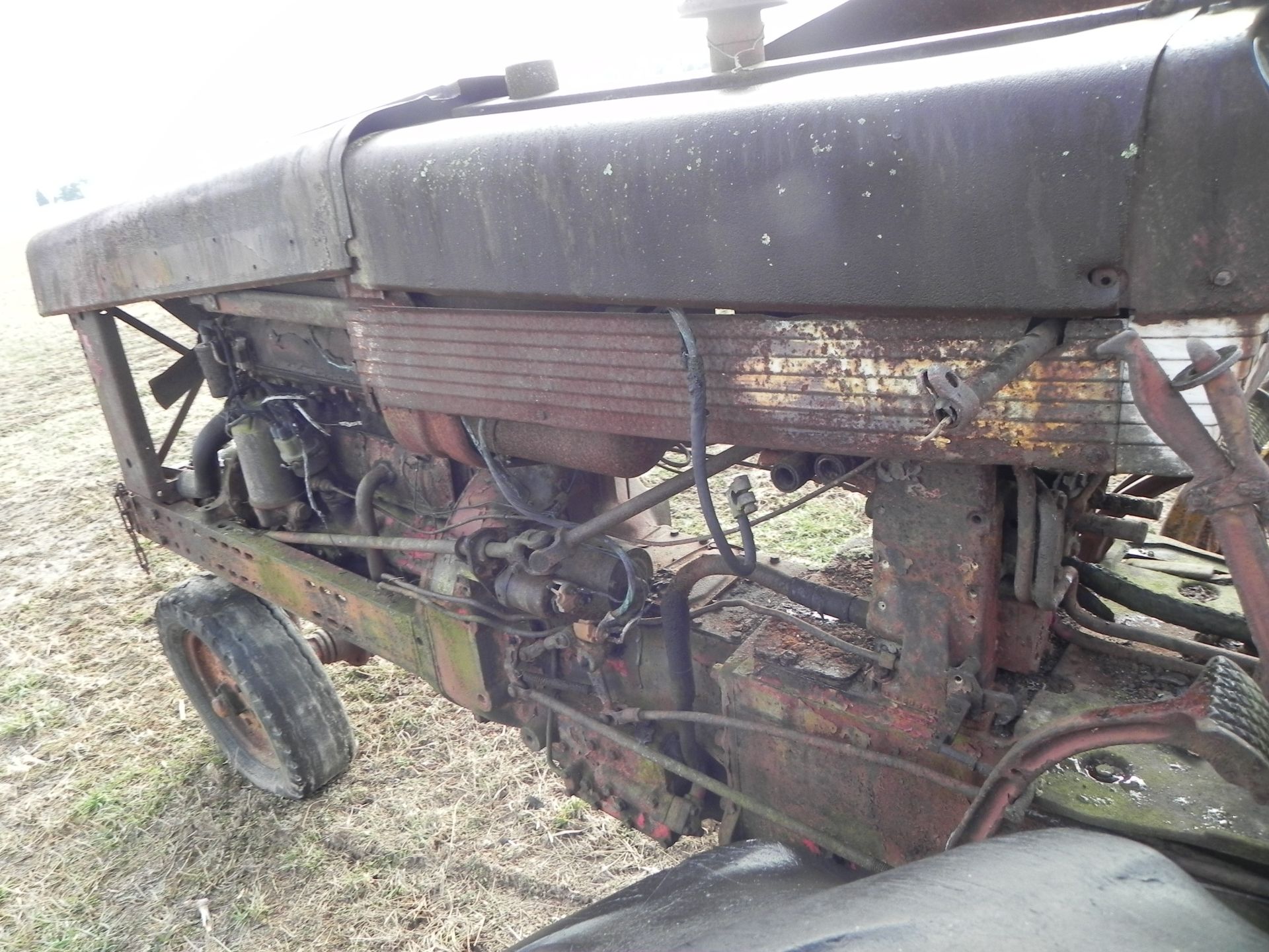 International 460 Tractor 'AS-IS' - Image 8 of 11