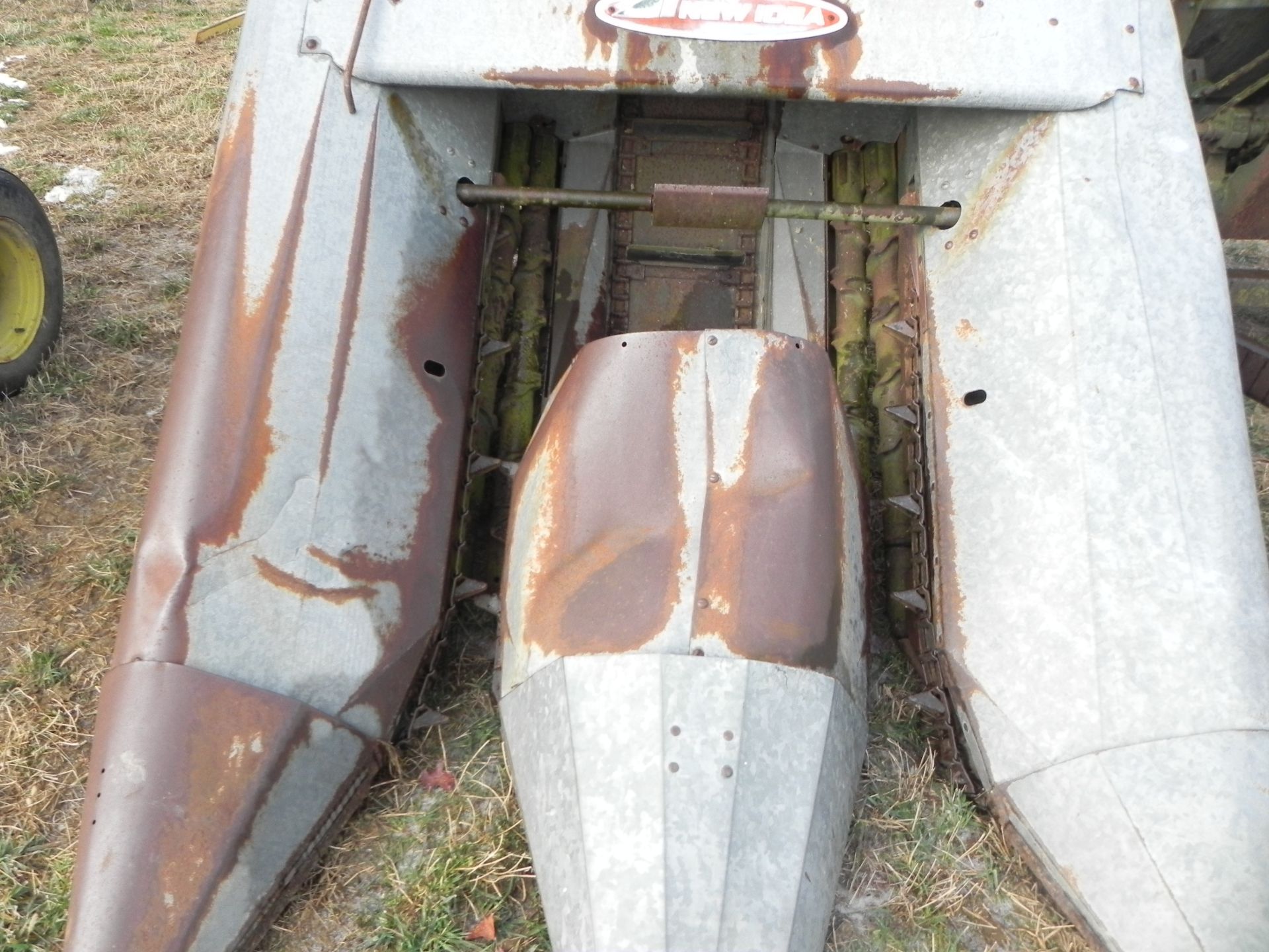 New Idea 325 Corn Picker - Image 3 of 15