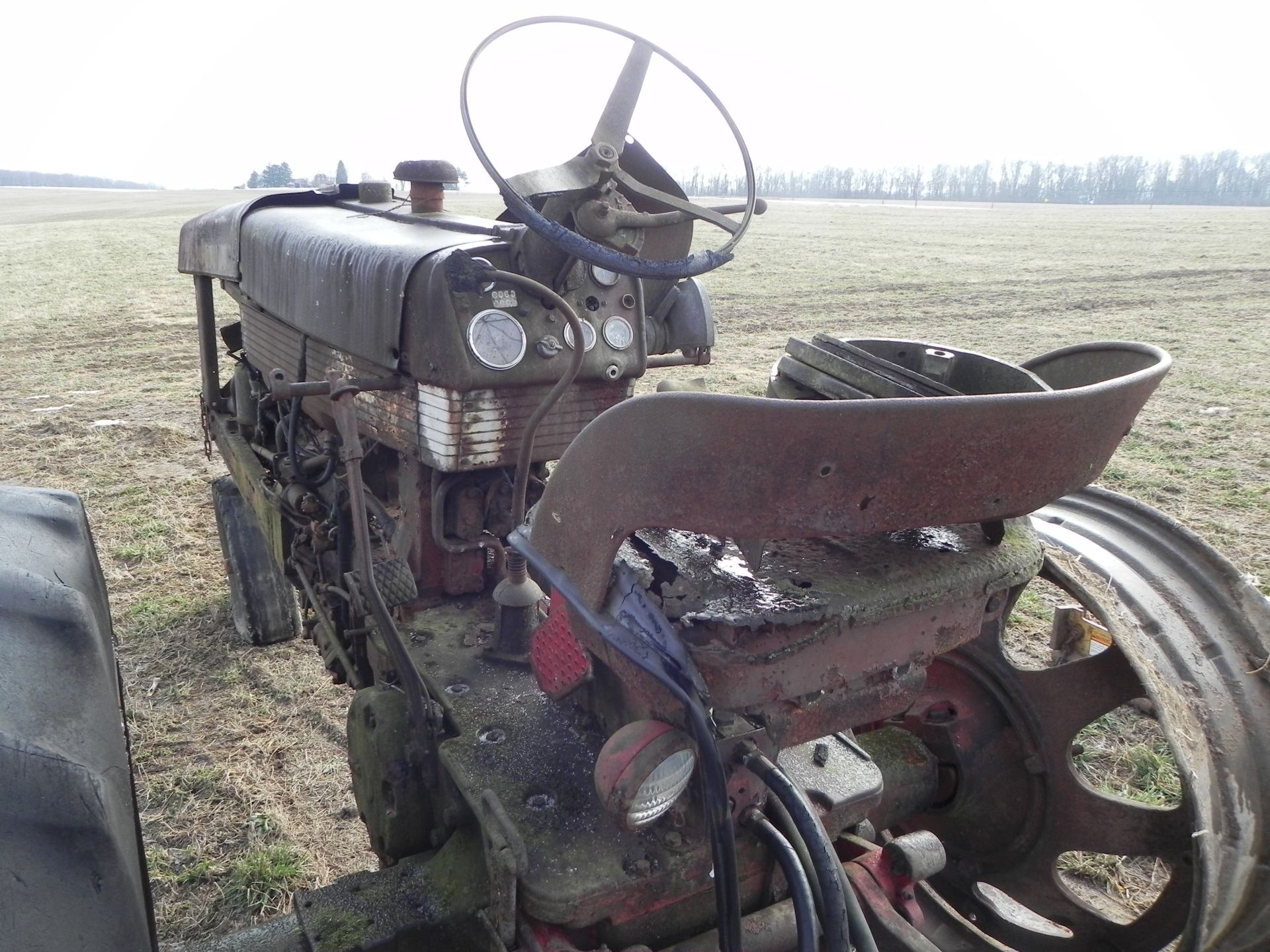 International 460 Tractor 'AS-IS' - Image 7 of 11
