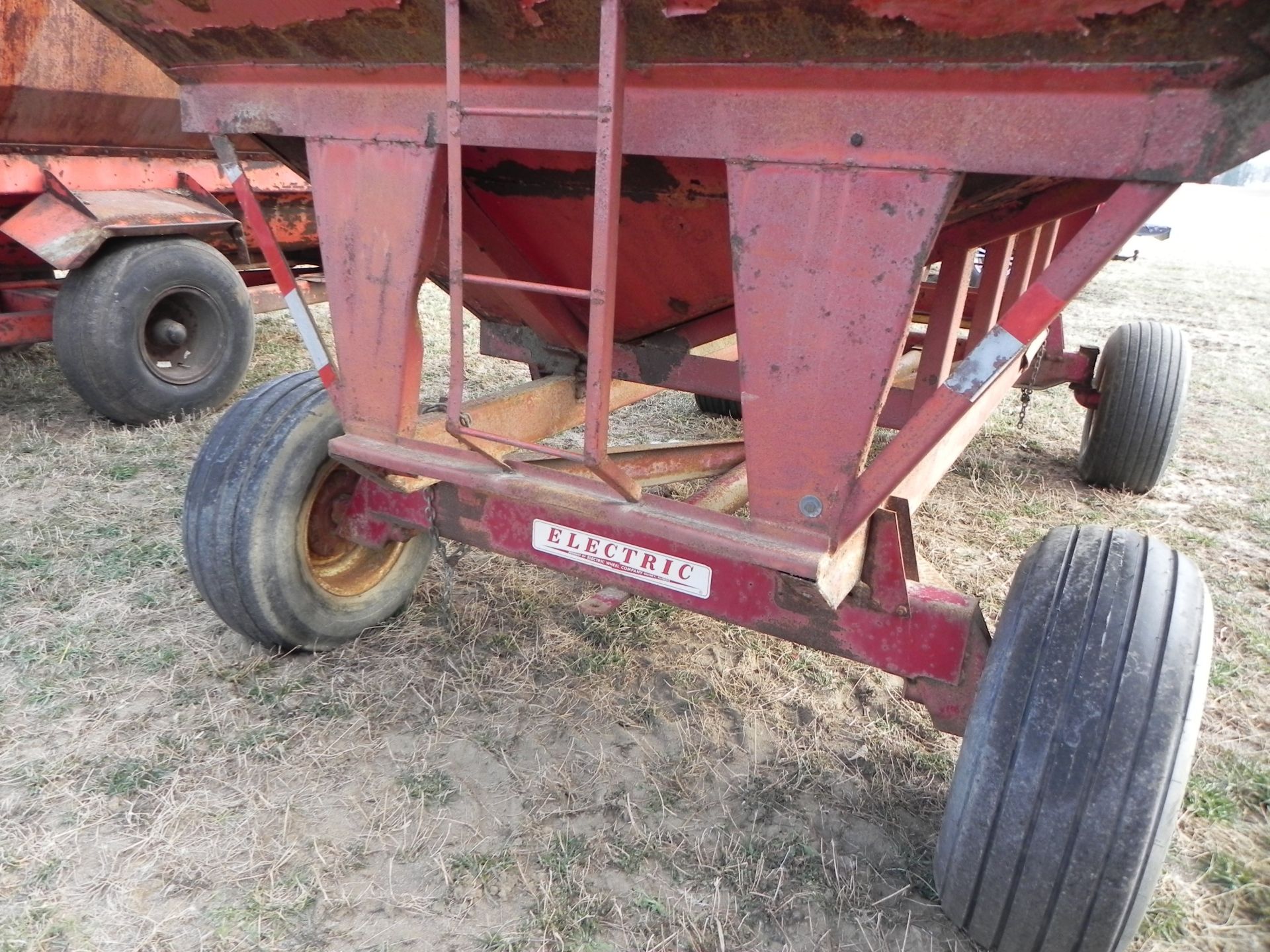 McCurdy 375 Bin Wagon - Image 5 of 14