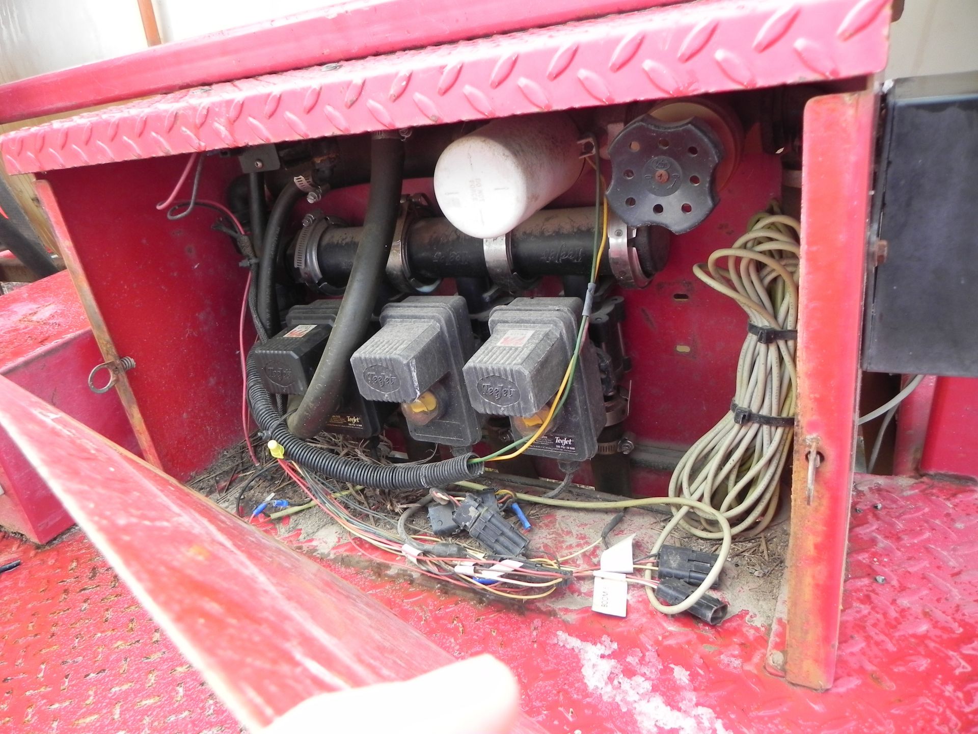 Miller Pro 750 Field Sprayer - Image 17 of 18