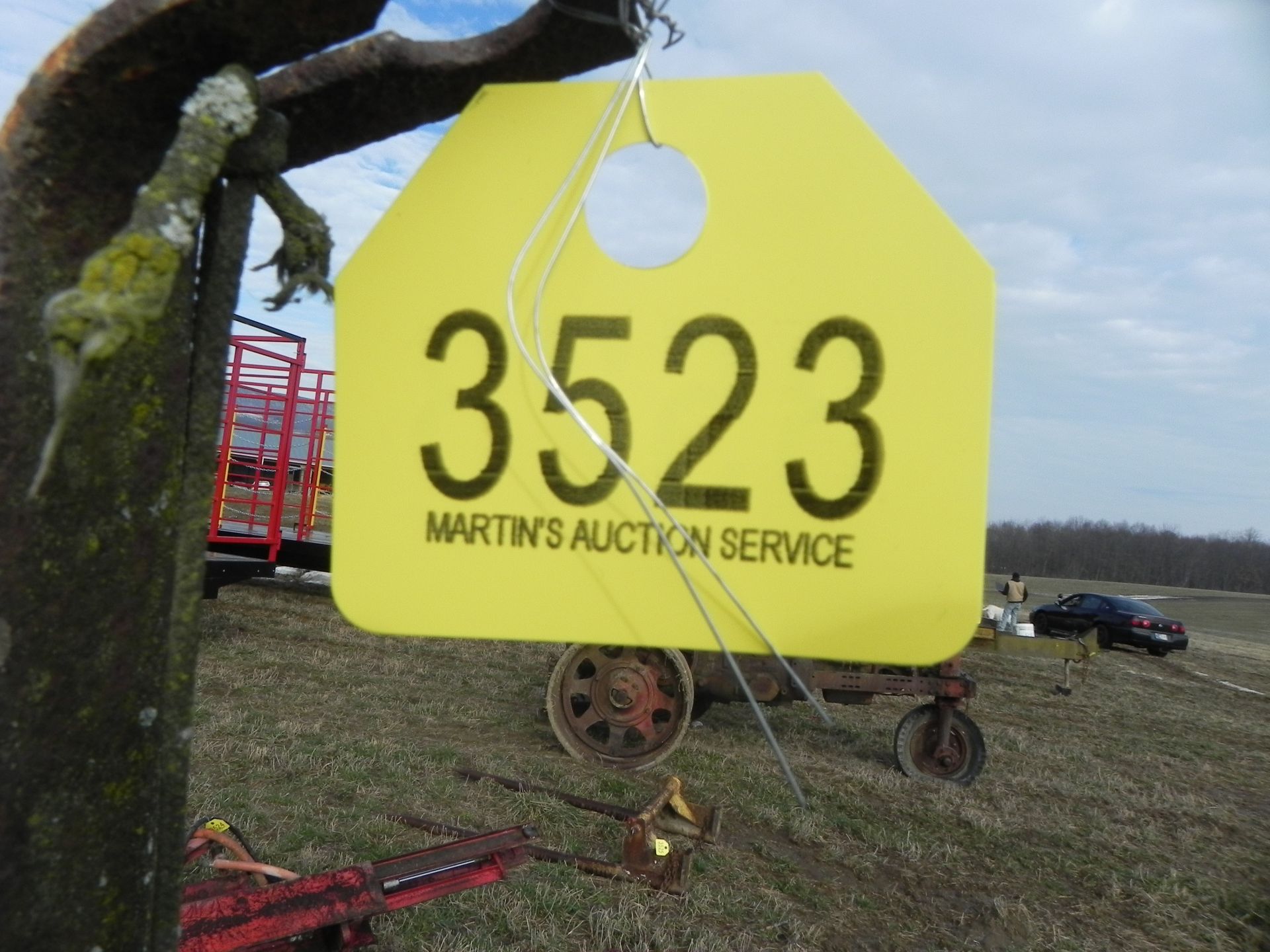 New Idea 325 Corn Picker - Image 15 of 15