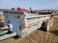 New Idea 3639 Manure Spreader