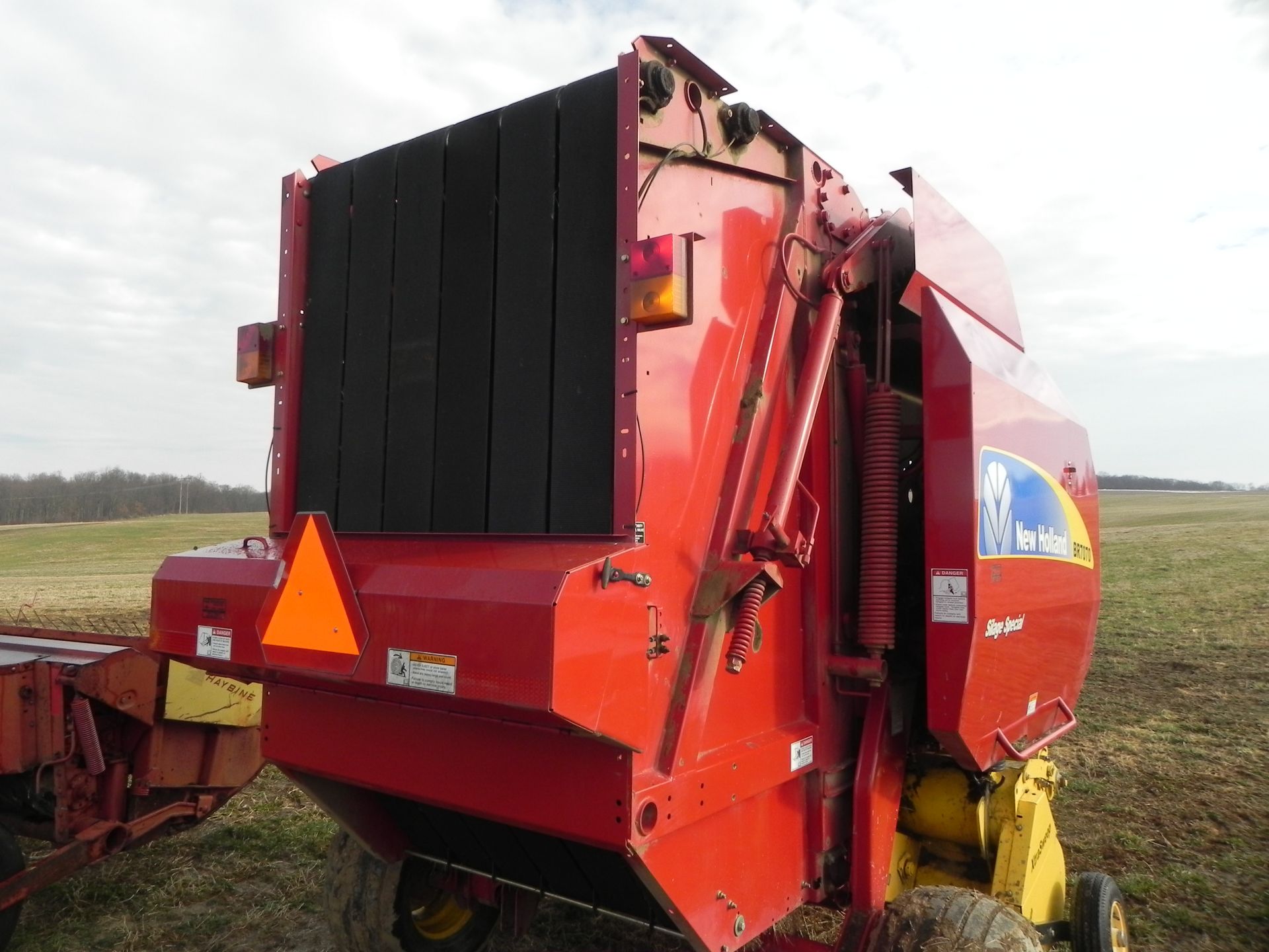 2013 New Holland BR7070 Round Baler - Image 8 of 16