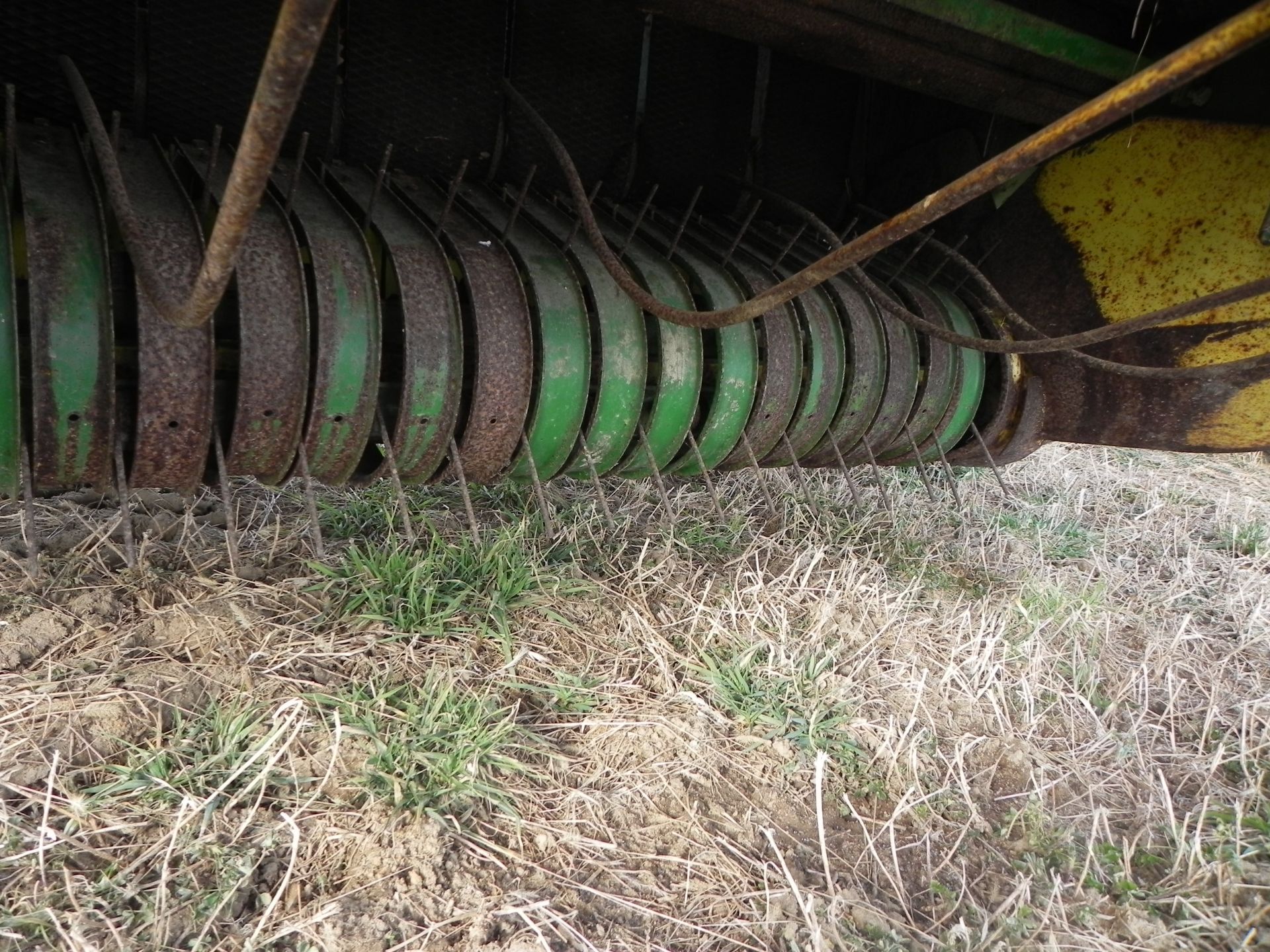 John Deere 330 Round Baler - Image 4 of 16