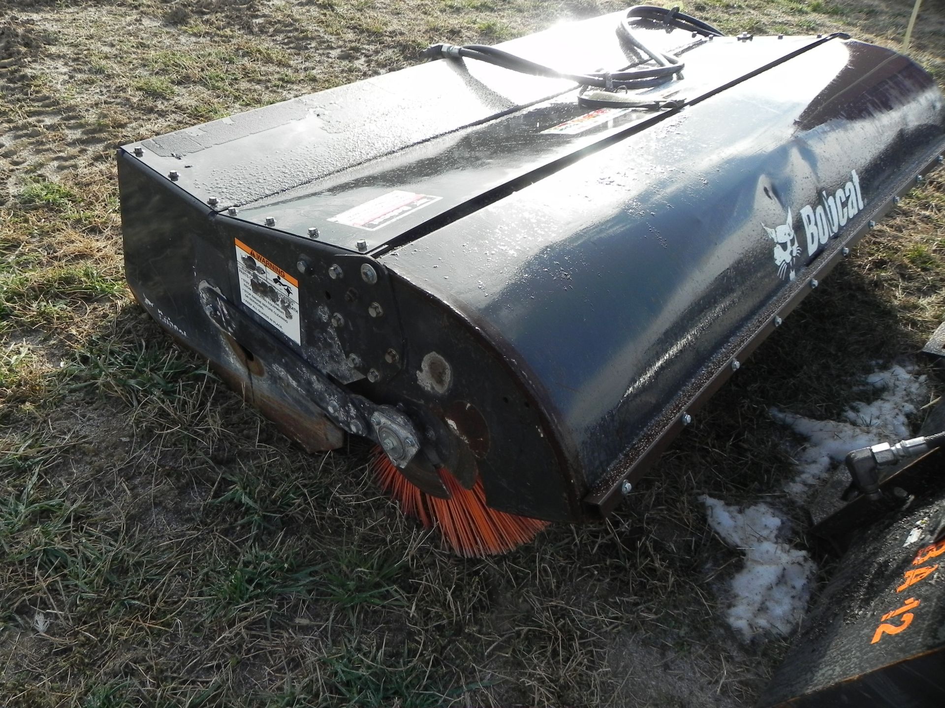 2020 Bobcat 84 Sweeper Bucket Broom - Image 4 of 9