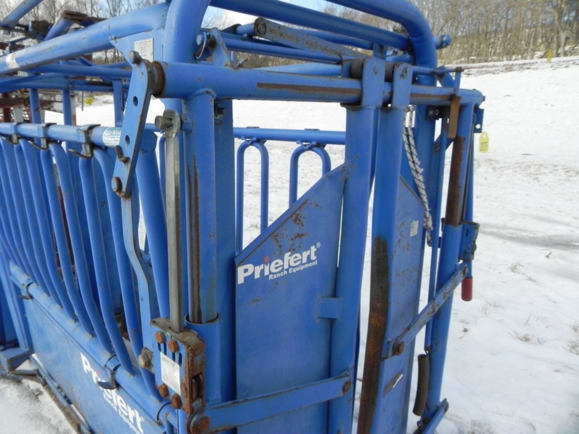 Priefert S04 Squeeze Chute - Image 8 of 10