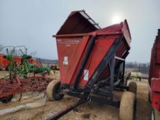 United Farm Tools 4200 Dump Cart