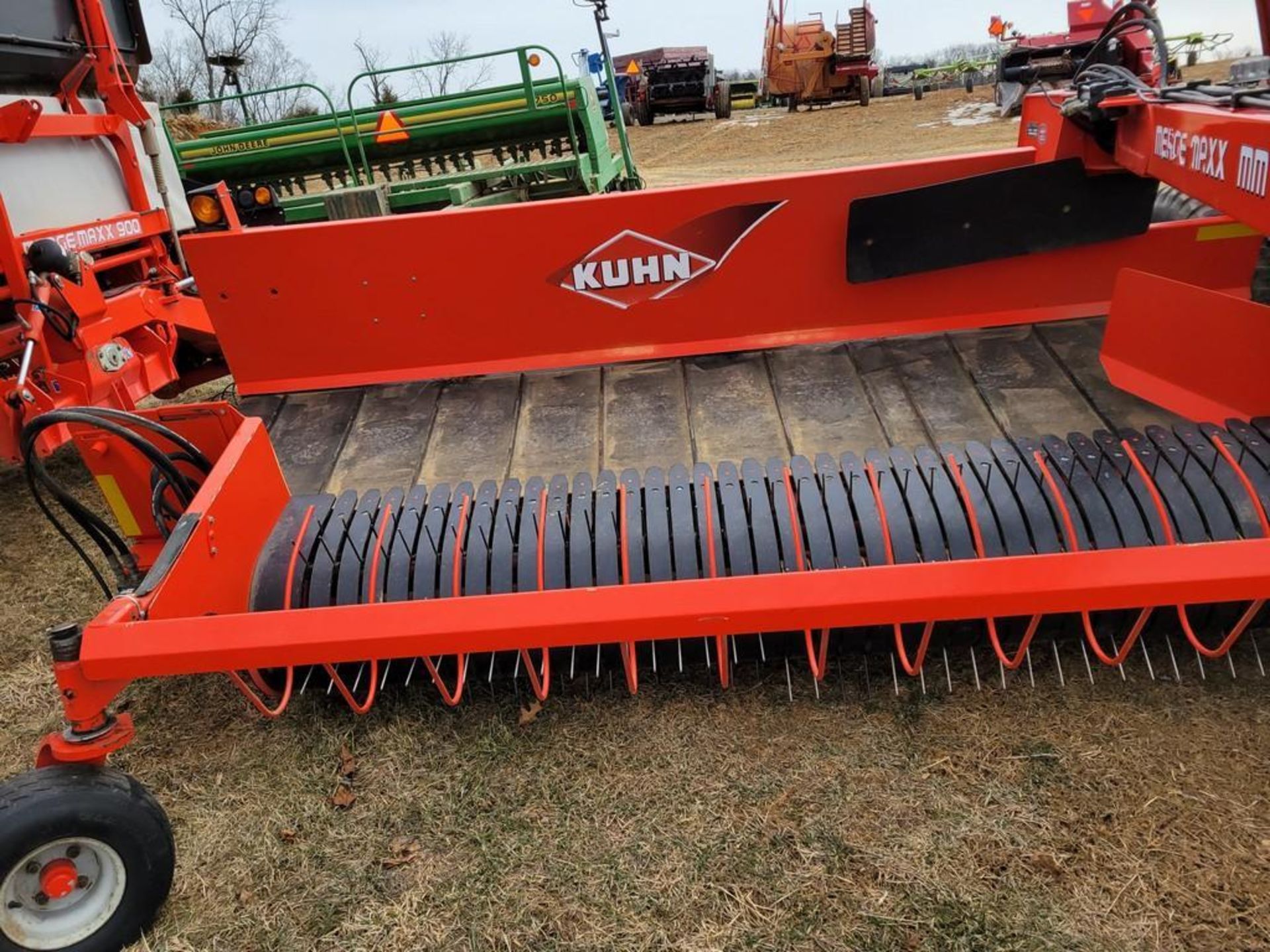 Kuhn MM300 Merger - Image 4 of 28
