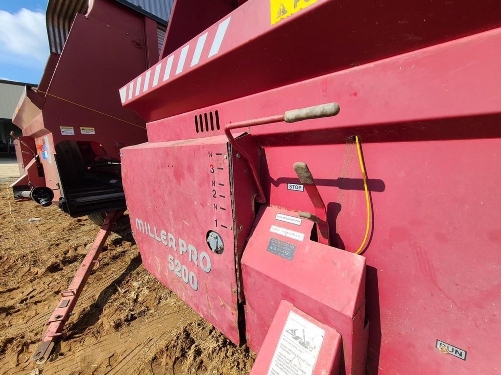 Miller Pro 5200 Forage Wagon - Image 31 of 33