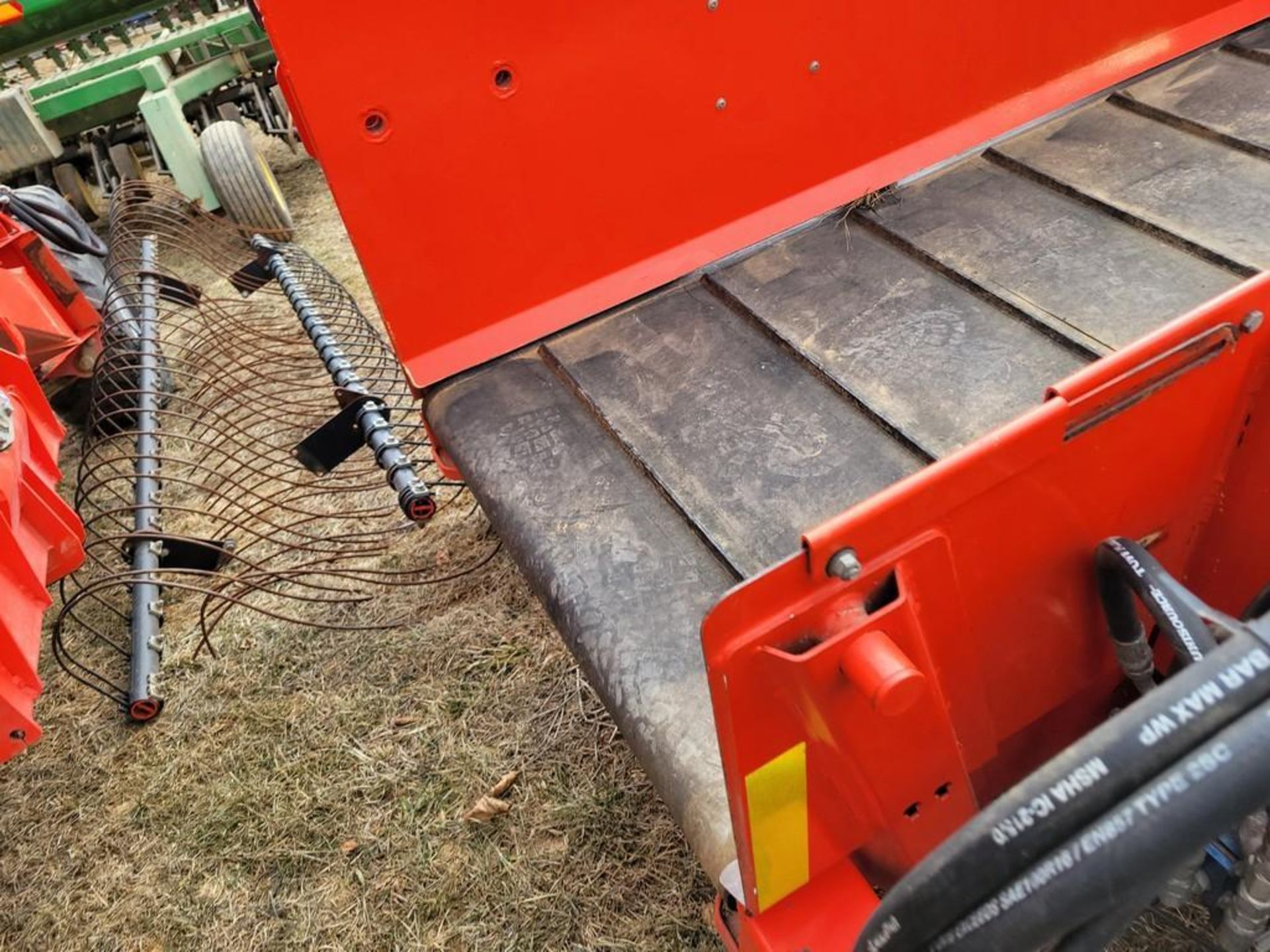 Kuhn MM300 Merger - Image 8 of 28