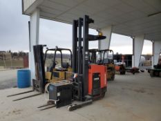 Raymond F30TT Electric Forklift 'AS-IS, THIS UNIT HAS PROBLEMS, All of its problems may or may not b