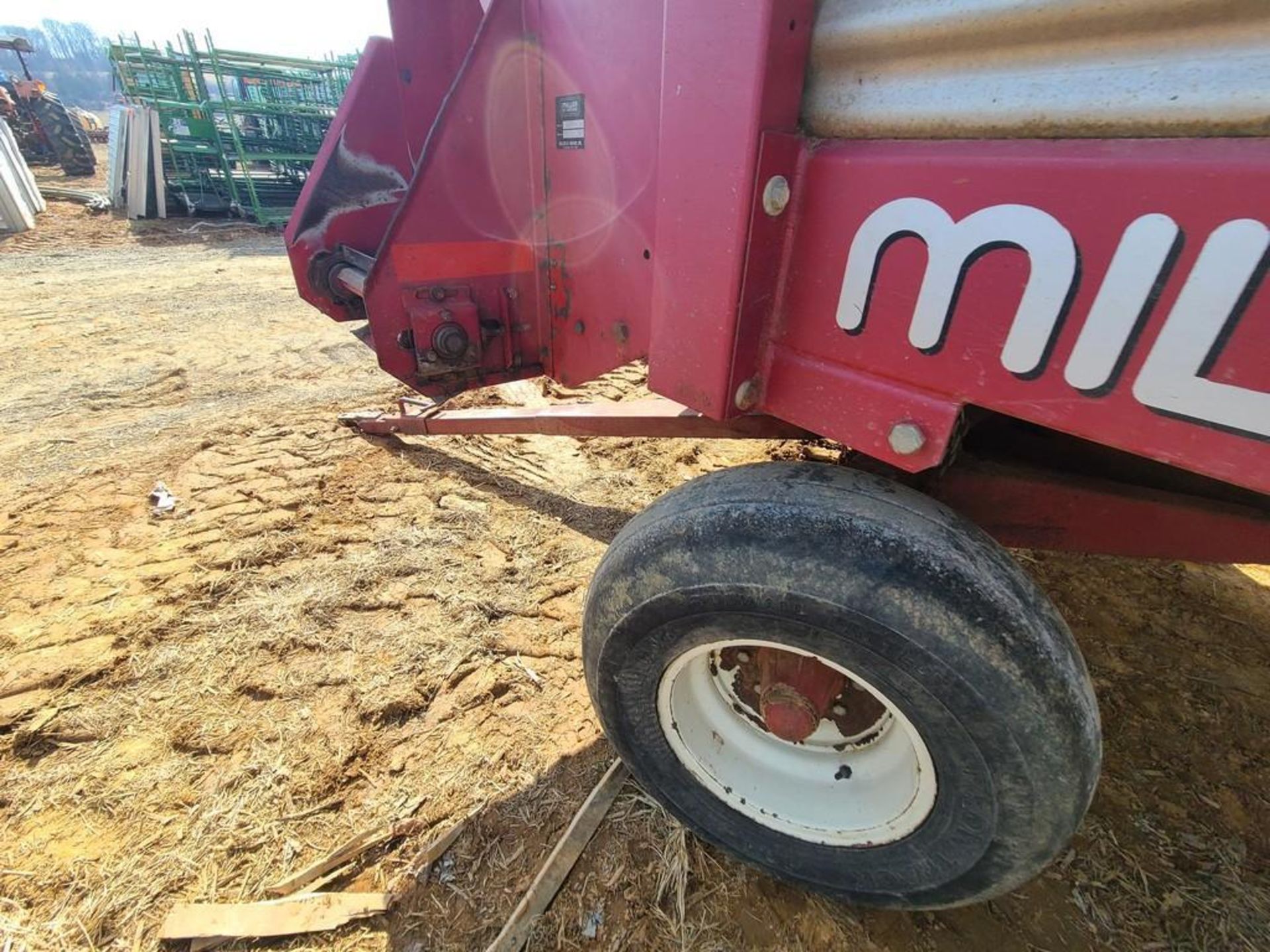 Miller Pro 5200 Forage Wagon - Image 25 of 33