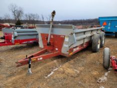 New Idea 3739 Manure Spreader
