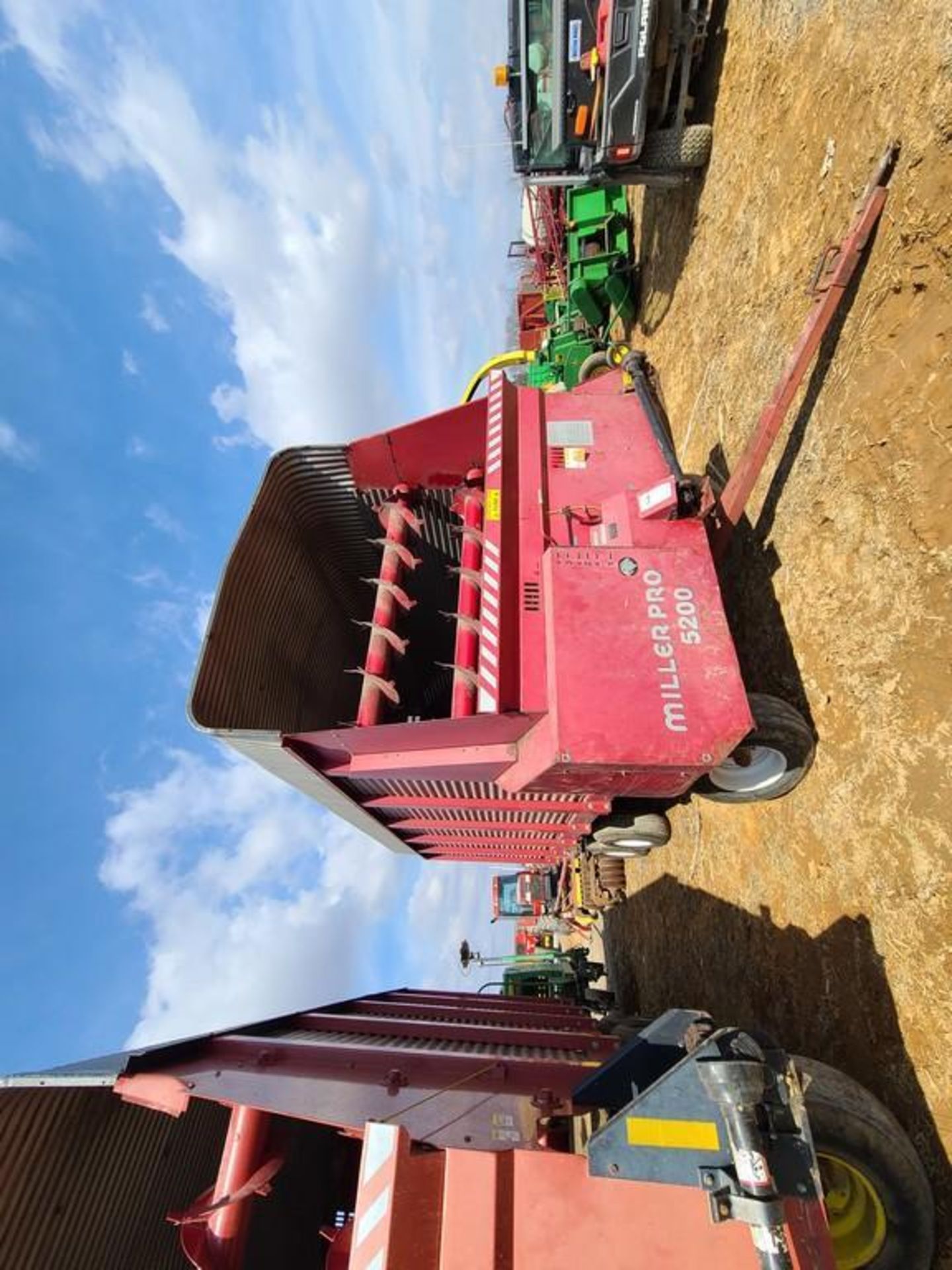 Miller Pro 5200 Forage Wagon - Image 3 of 33