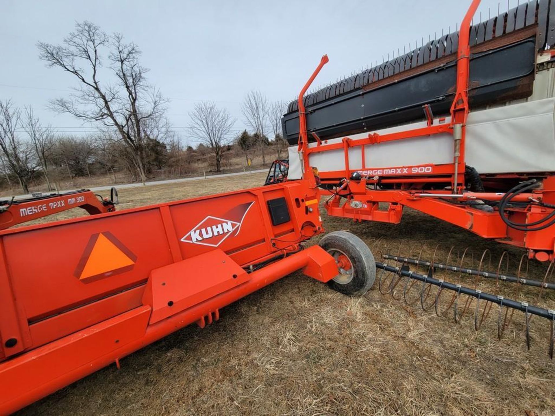 Kuhn MM300 Merger - Image 11 of 28