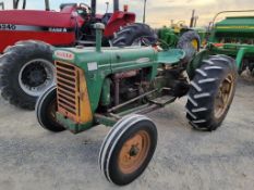 Oliver 550 Antique Tractor 'Runs & Operates'