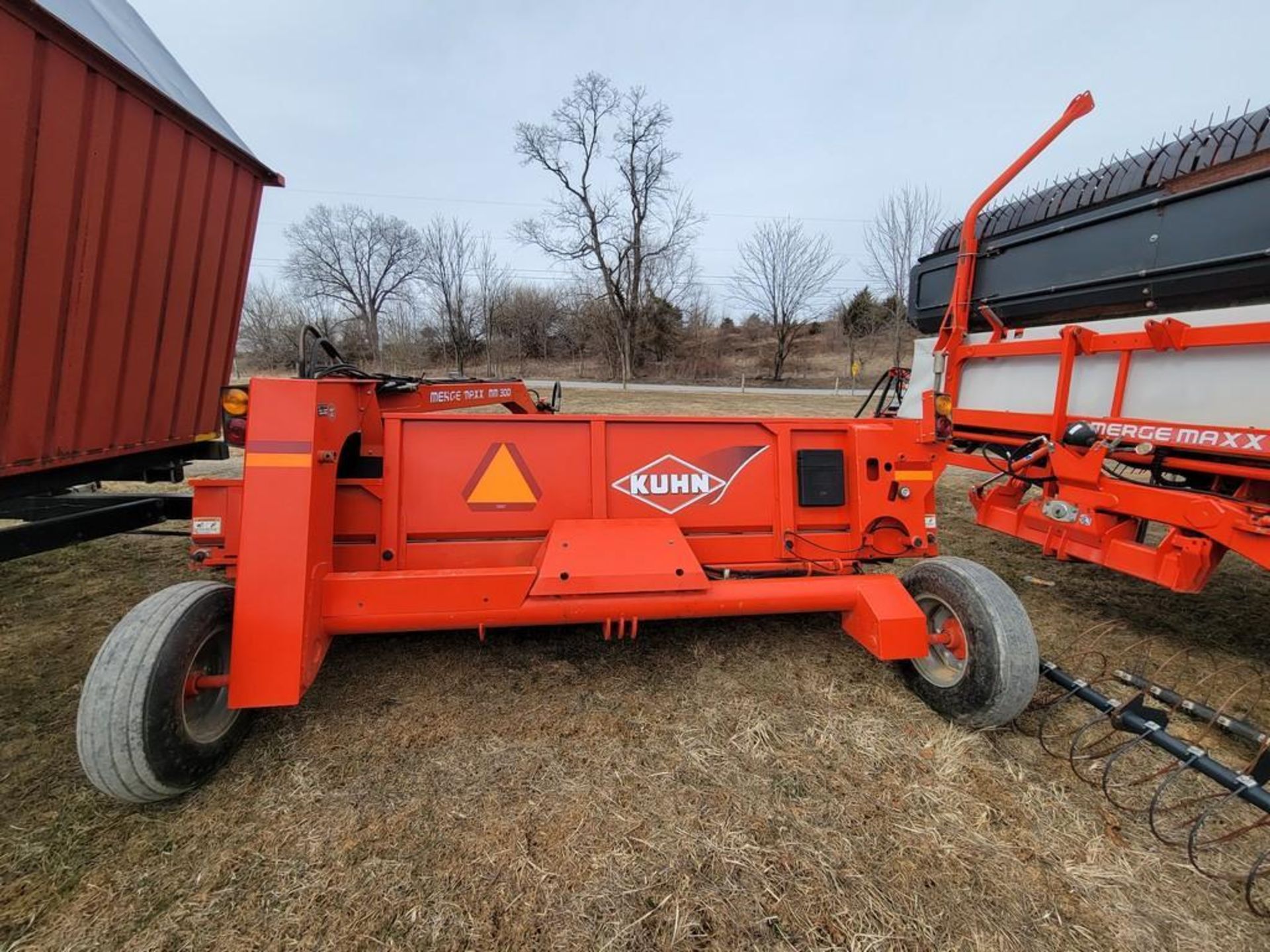 Kuhn MM300 Merger - Image 10 of 28
