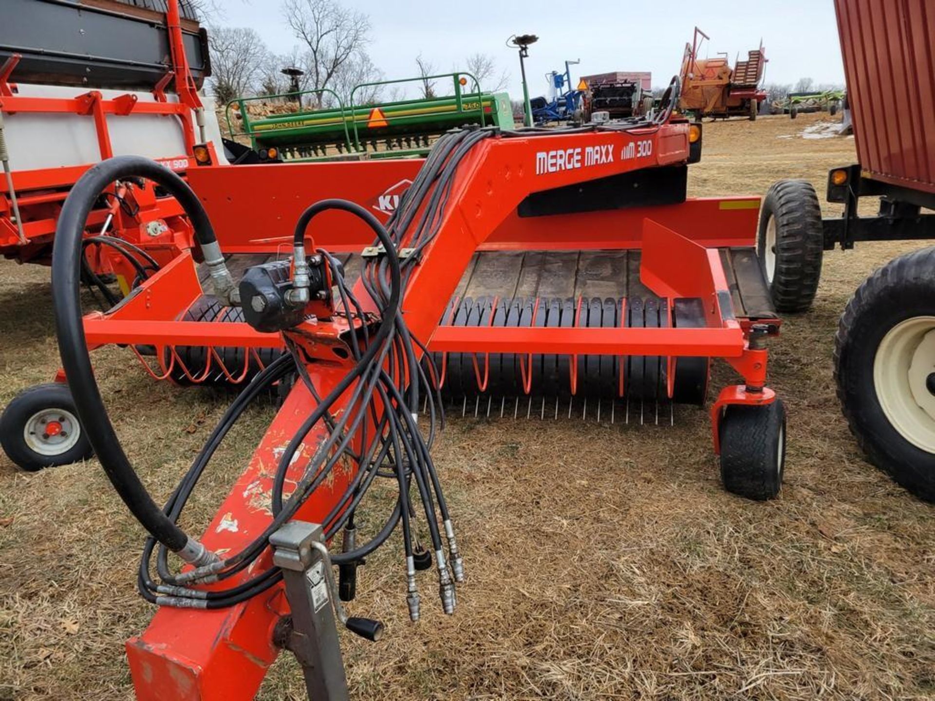 Kuhn MM300 Merger - Image 3 of 28