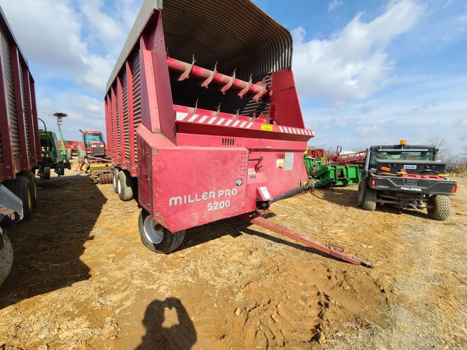 Miller Pro 5200 Forage Wagon - Image 2 of 33